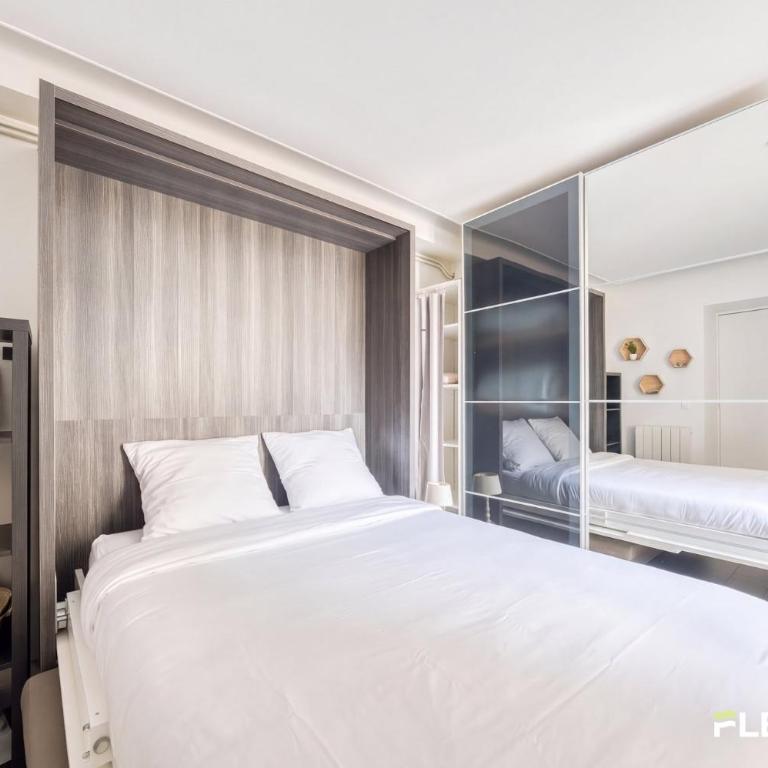 rue Lepic 75018 - T2 - Apartment - 17
