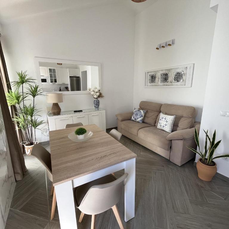 Estepona - Playa - Villa de 2 dormitorios con terrazas al lado del mar AL7 - Apartamento - 4