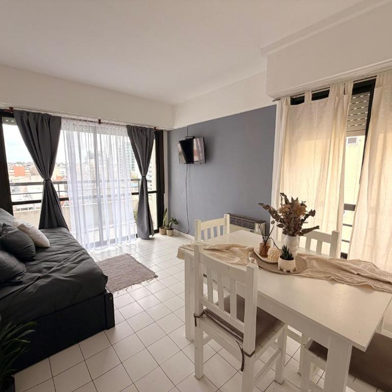 2 ambientes con balcon al contraf abierto y cochera fija - One-Bedroom Apartment - 1