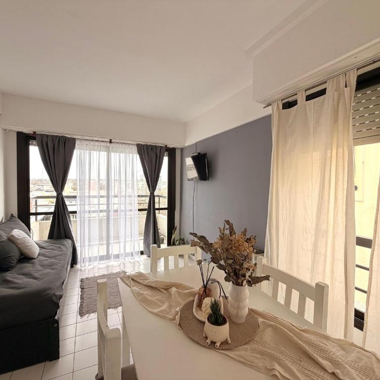2 ambientes con balcon al contraf abierto y cochera fija - One-Bedroom Apartment - 2