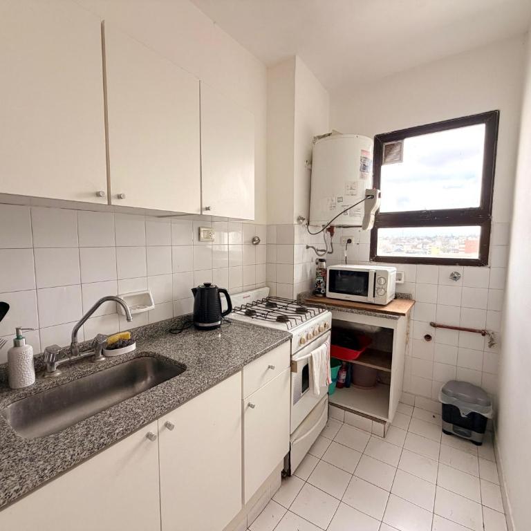 2 ambientes con balcon al contraf abierto y cochera fija - One-Bedroom Apartment - 4