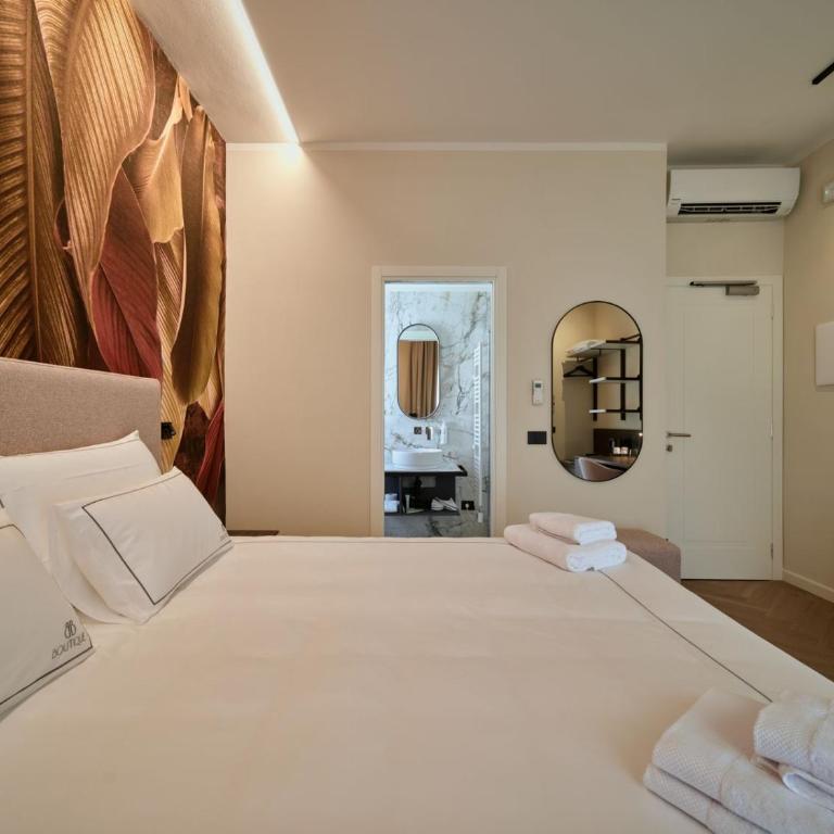 B&B Boutique Lucca - Camera Matrimoniale Deluxe con Balcone - 3