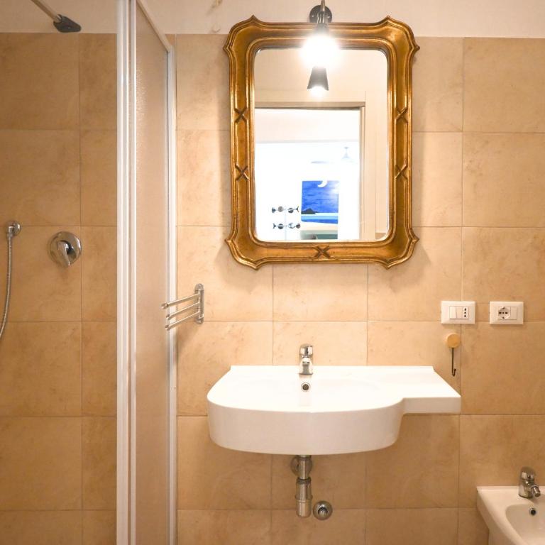 Molevan 1 - Ancona, luminoso monolocale attrezzato e comodo ai servizi - Appartamento con 1 Camera da Letto - 32