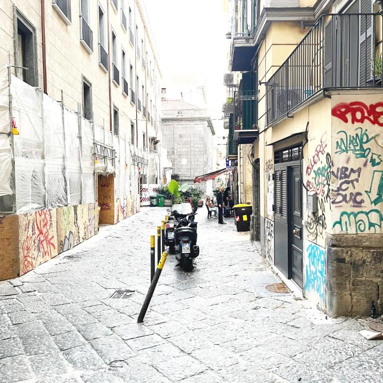 Vecchia Napoli Santa Maria la Nova - Appartamentino su 2 Livelli - 67