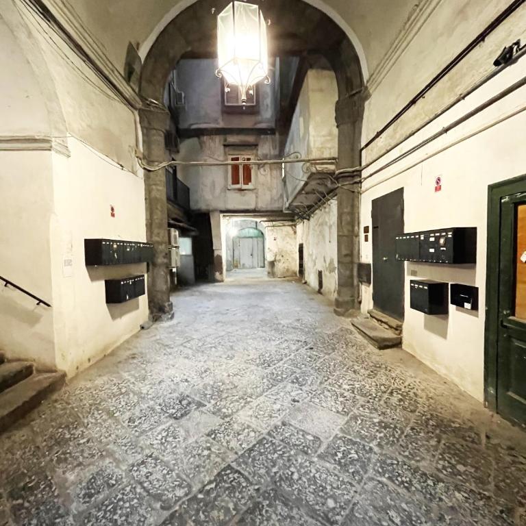 Vecchia Napoli Santa Maria la Nova - Appartamentino su 2 Livelli - 58