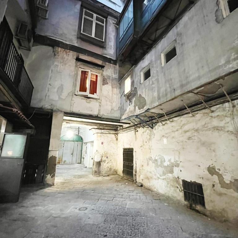 Vecchia Napoli Santa Maria la Nova - Appartamentino su 2 Livelli - 57