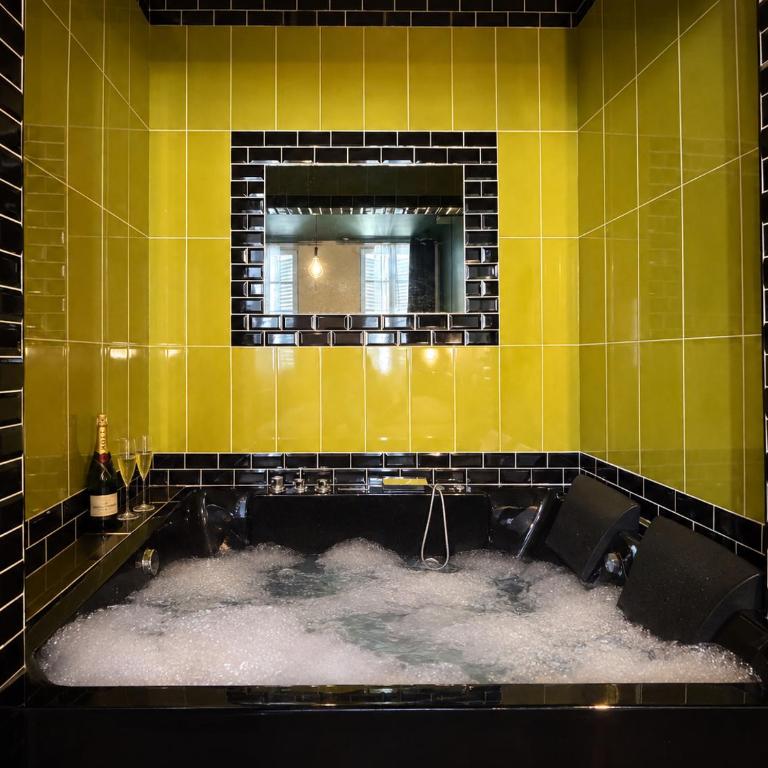 LE BOUDOIR - Erotic room- Jacuzzi - Tantra -Rétroprojecteur - Hypercentre - Apartamento de 1 dormitorio - 5