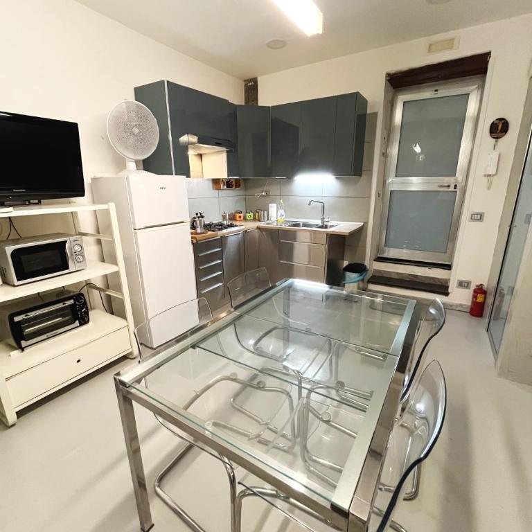 Vecchia Napoli Santa Maria la Nova - Appartamentino su 2 Livelli - 45