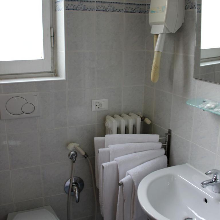 Hotel San Lorenzo - Habitación Cuádruple Estándar - 7