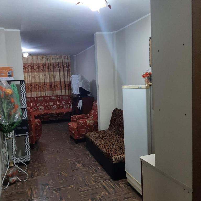 Casa céntrica a dos cuadras de la avenida Bolognesi y a media cuadra de la avenida Pinto - Casa de 2 dormitorios - 3