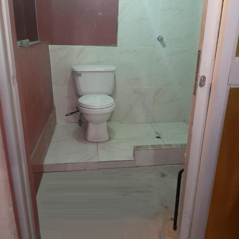 Casa céntrica a dos cuadras de la avenida Bolognesi y a media cuadra de la avenida Pinto - Casa de 2 dormitorios - 12