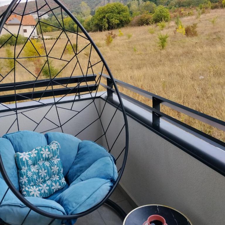 Green Hill Lux Apartments - One-Bedroom Apartment - 63