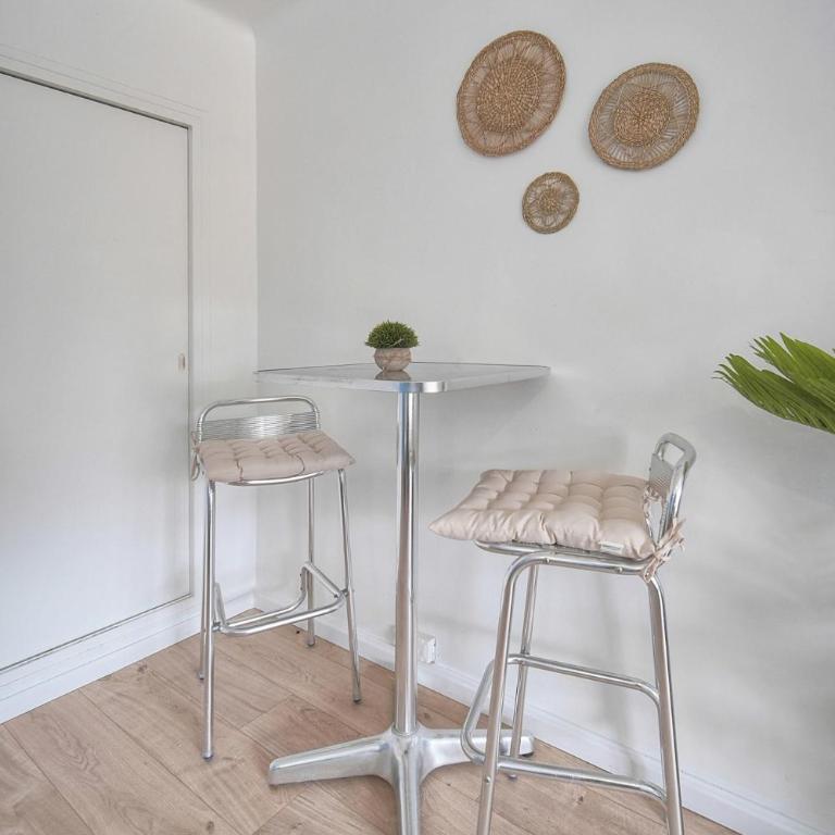 FRGK 'Wilson Palace' AC WIFI FIBRE Terrasse 5min des Plages - Studio avec Balcon - 21