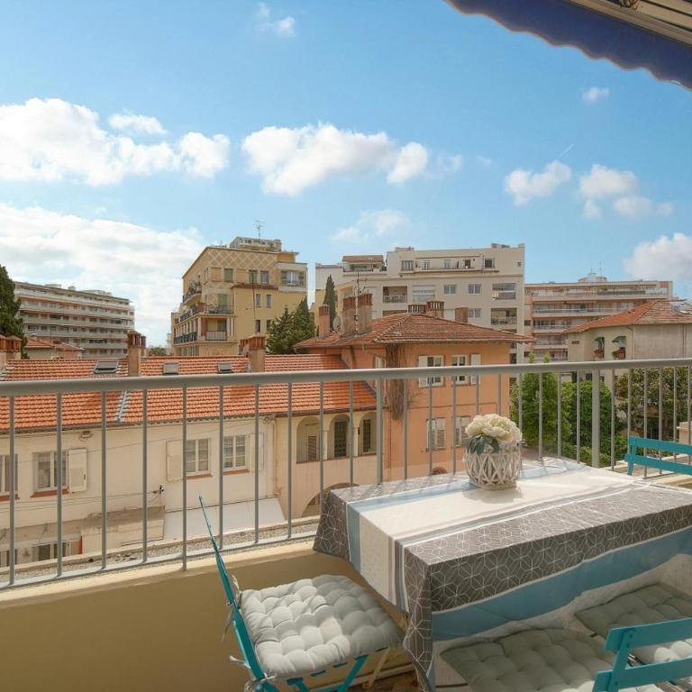 FRGK 'Wilson Palace' AC WIFI FIBRE Terrasse 5min des Plages - Studio avec Balcon - 23