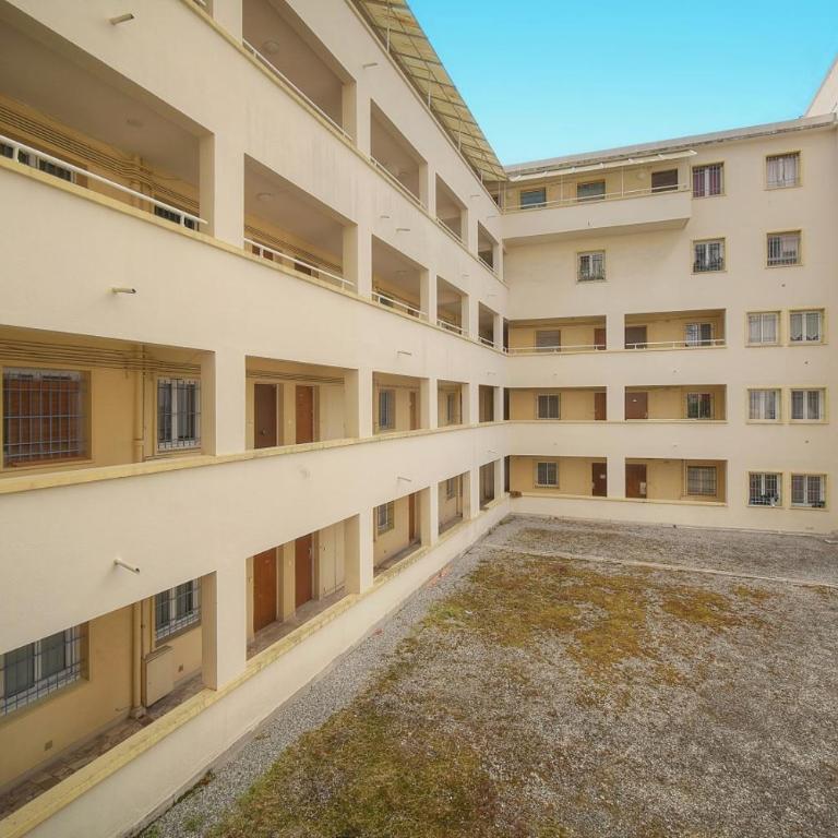 FRGK 'Wilson Palace' AC WIFI FIBRE Terrasse 5min des Plages - Studio avec Balcon - 36