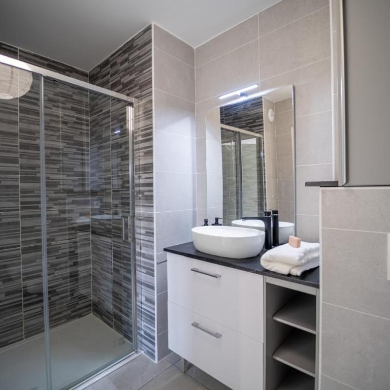 FRGK "BEL AZUR 1 BDR Luxury Sea View Parking AC WIFI HIGH SPEED " - Appartement - 7