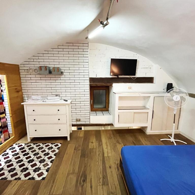 Vecchia Napoli Santa Maria la Nova - Appartamentino su 2 Livelli - 9