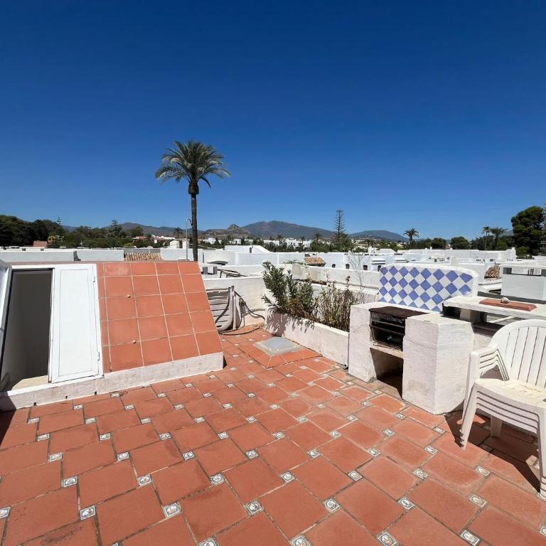 Estepona-Villacana one bedroom with private roof terrace DA37 - Apartment mit 1 Schlafzimmer, Meerblick und Terrasse - 1