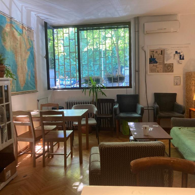 Chillton hostel - Četvorokrevetna Soba sa Sopstvenim Kupatilom - 2