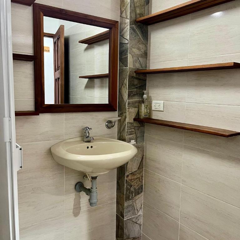 La Morada Hospedaje - Habitación Doble con baño privado externo - 8