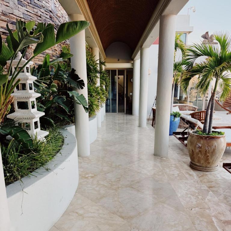Pedregal Villa with 75-ft Pool and Panoramic Views - Villa - 6
