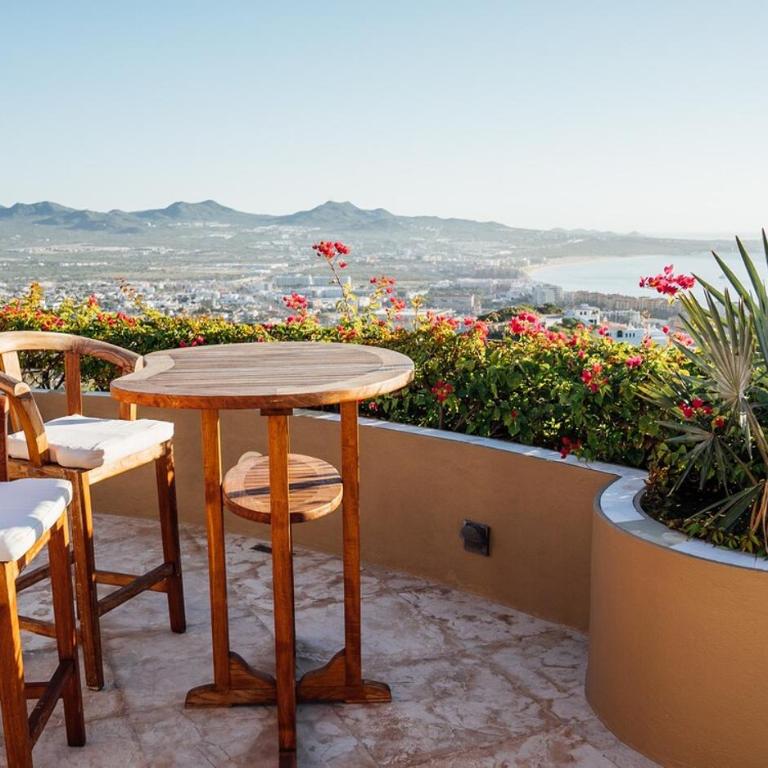 Pedregal Villa with 75-ft Pool and Panoramic Views - Villa - 11