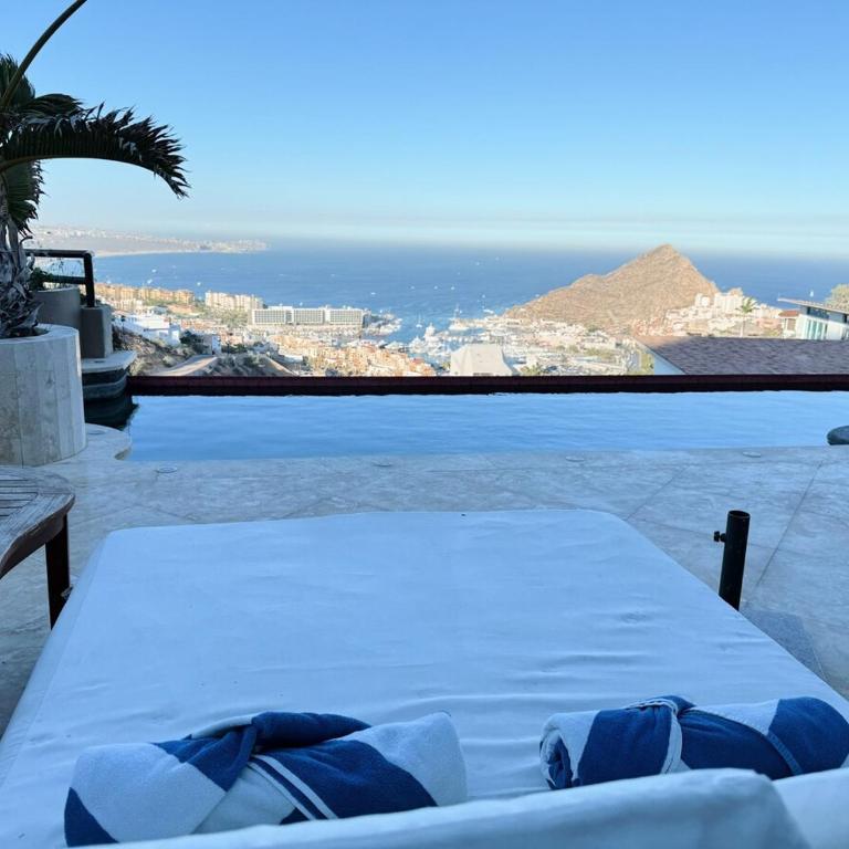 Pedregal Villa with 75-ft Pool and Panoramic Views - Villa - 14