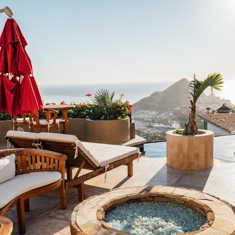 Pedregal Villa with 75-ft Pool and Panoramic Views - Villa - 32