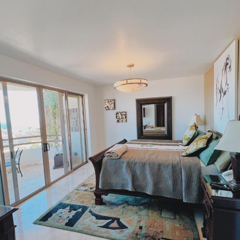 Pedregal Villa with 75-ft Pool and Panoramic Views - Villa - 46