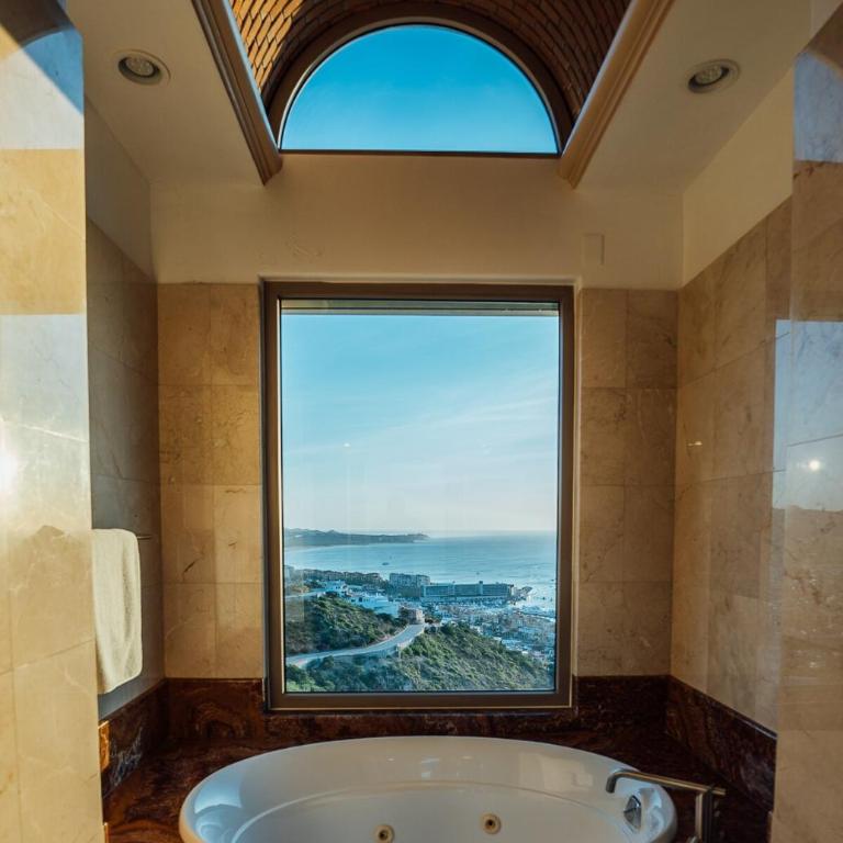 Pedregal Villa with 75-ft Pool and Panoramic Views - Villa - 47