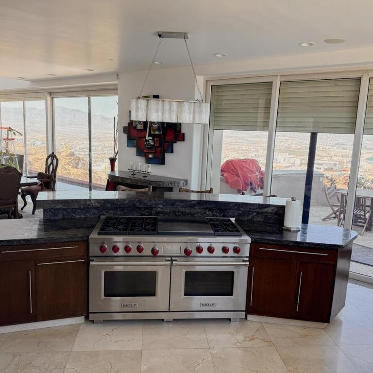 Pedregal Villa with 75-ft Pool and Panoramic Views - Villa - 63