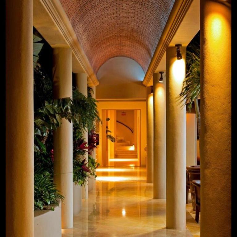 Pedregal Villa with 75-ft Pool and Panoramic Views - Villa - 70