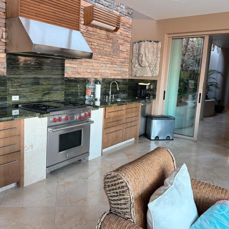 Pedregal Villa with 75-ft Pool and Panoramic Views - Villa - 82
