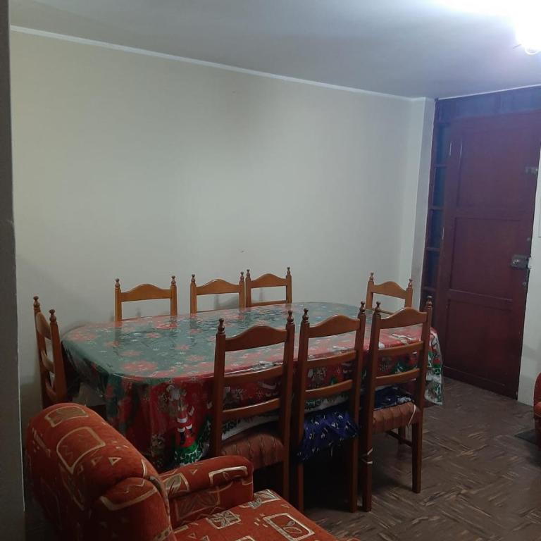 Casa céntrica a dos cuadras de la avenida Bolognesi y a media cuadra de la avenida Pinto - Casa de 2 dormitorios - 6
