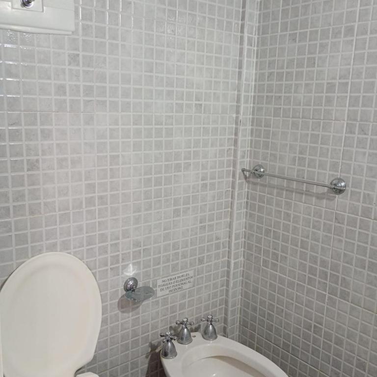 Departamento en Las Toninas - 2 ambientes con terraza - 300 mts del mar - Apartamento de 1 dormitorio - 17
