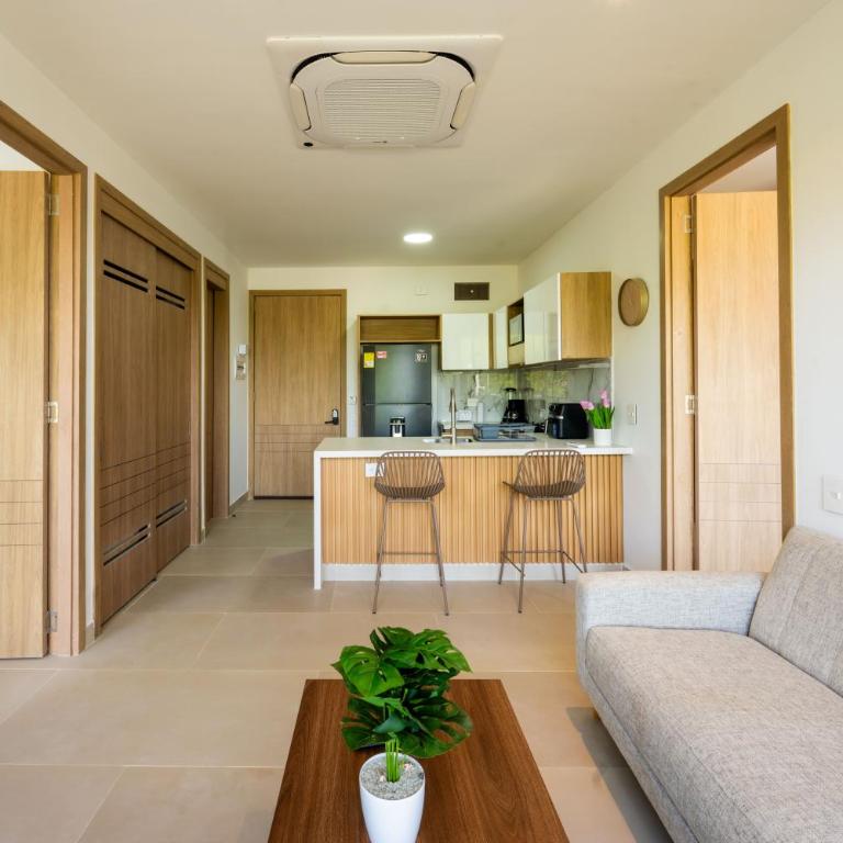 Apartamento con laguna de aguas cristalinas - Family Suite with Balcony - 13