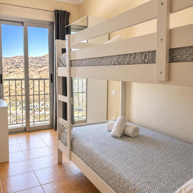 Las Brisas Duplex - 3-Bedroom House, AC, Pool & BBQ - Casa de 3 dormitorios - 34
