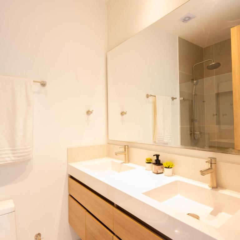 Apartamento con laguna de aguas cristalinas - Family Suite with Balcony - 5