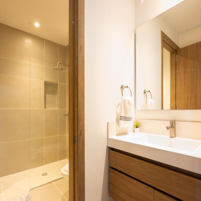 Apartamento con laguna de aguas cristalinas - Family Suite with Balcony - 4
