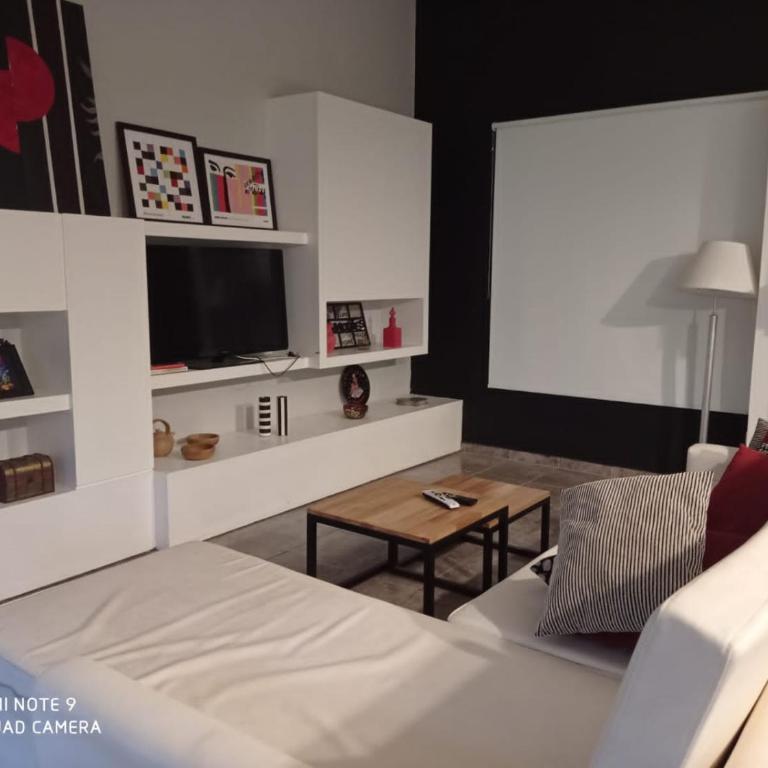 Casa de Lujo a 15 minutos del centro de la ciudad - Two-Bedroom House - 2