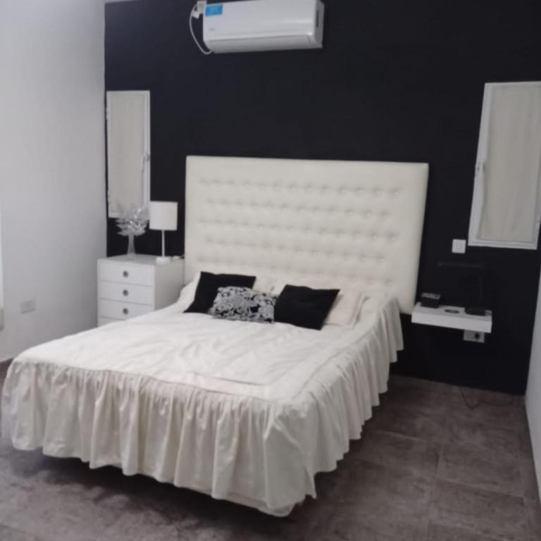 Casa de Lujo a 15 minutos del centro de la ciudad - Two-Bedroom House - 4