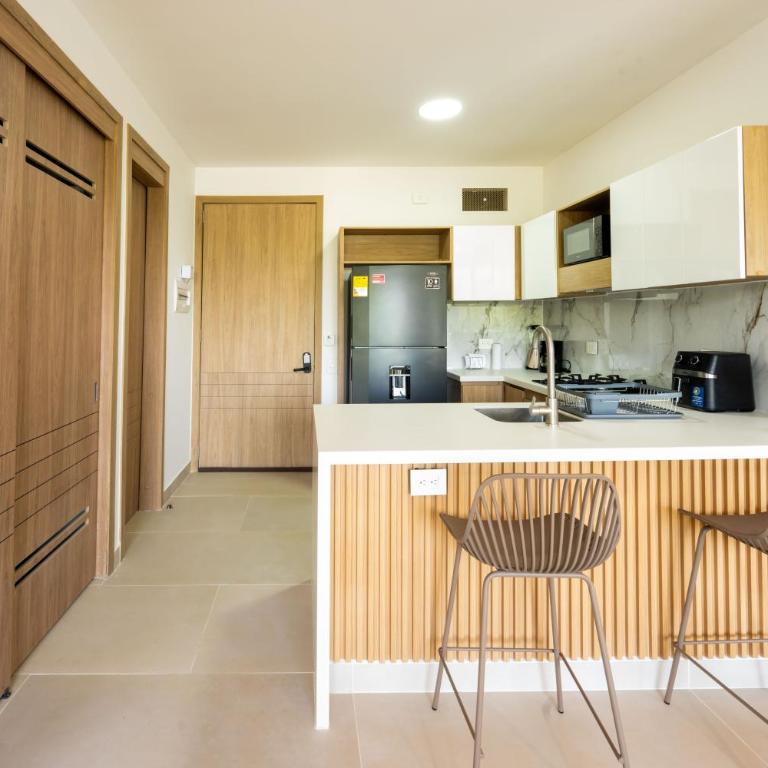 Apartamento con laguna de aguas cristalinas - Family Suite with Balcony - 1