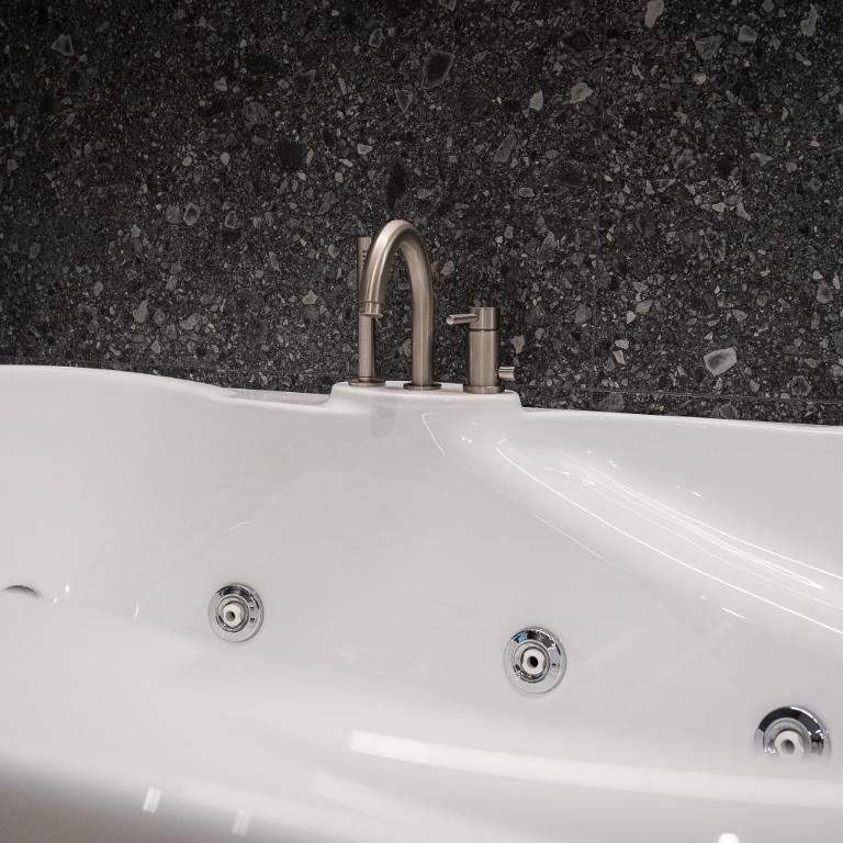 Primo Piano Acireale - Room & Relax - Suite con Vasca Idromassaggio - 7