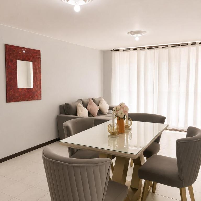 Spacious 4-Bedroom 8 Guests Near Neomundo - One-Bedroom Apartment - 10