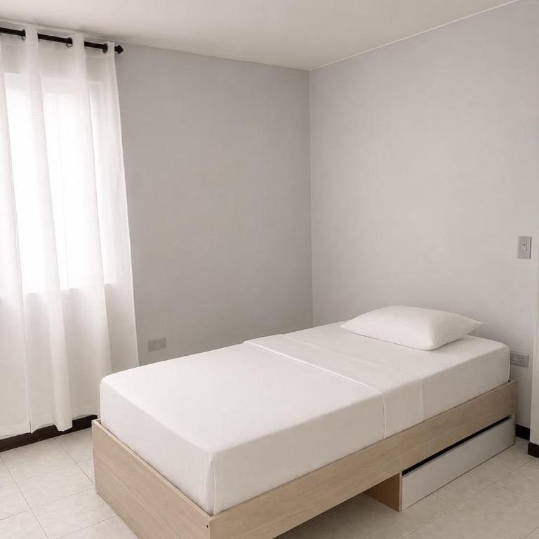 Spacious 4-Bedroom 8 Guests Near Neomundo - One-Bedroom Apartment - 15