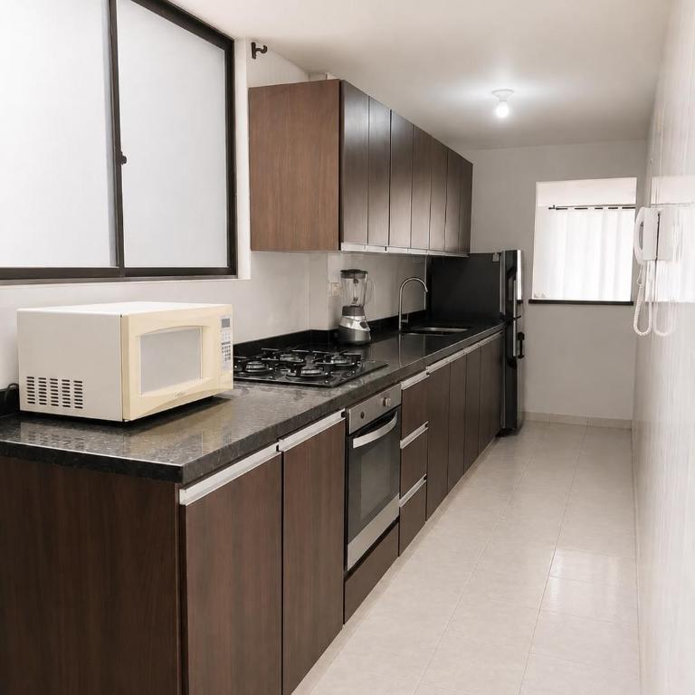Spacious 4-Bedroom 8 Guests Near Neomundo - One-Bedroom Apartment - 16