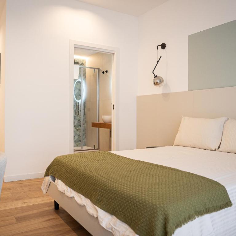 Primo Piano Acireale - Room & Relax - Camera Matrimoniale con Letto Supplementare - 1