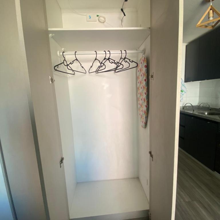 Urban Estudio Wifi, TV, Metro, Aire Acondicionado - One-Bedroom Apartment - 13