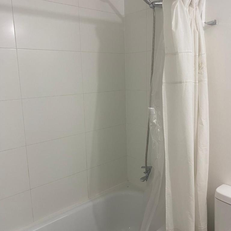 Urban Estudio Wifi, TV, Metro, Aire Acondicionado - One-Bedroom Apartment - 21