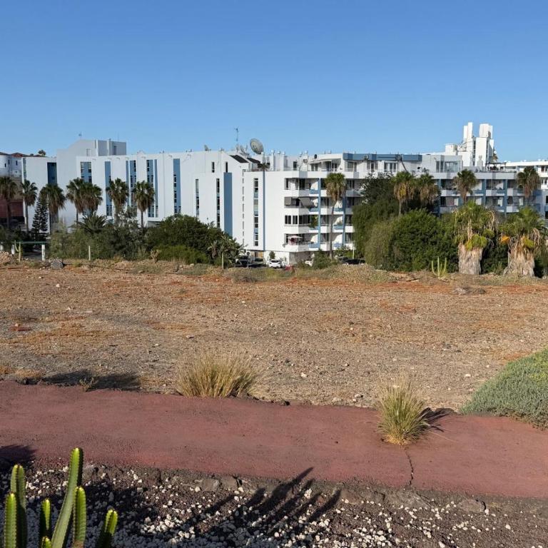 Island Paradise a studio with a kitchenette, private bathroom and balcony, in a complex with 3 swimming pools, 800m away from the ocean front - Appartement 1 Chambre - 51